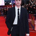 2241829811_l.jpg